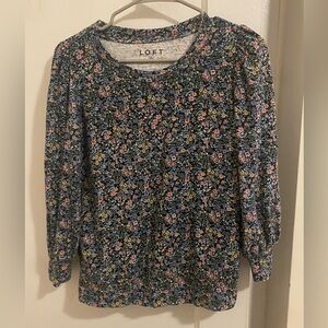 LOFT brand, high quality floral blouse. Perfect for work or dressing up!